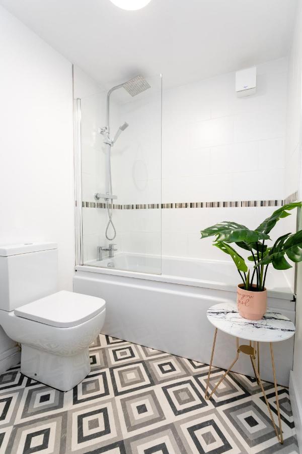 Fab 2Bedroom Apartment- Free Parking, 5Mins From City Centre, Portland Rd Ne2 1Dj Newcastle upon Tyne Buitenkant foto